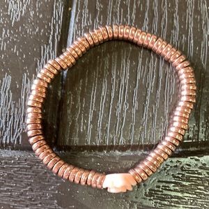 bracelet never worn clay bead with rose fits all sizes !